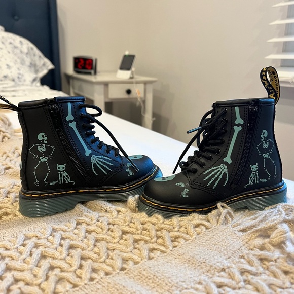 Dr. Martens 1460 Skelly Print Hydro boot - Picture 2 of 5